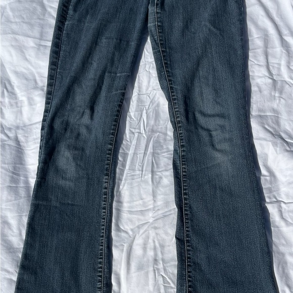 Blue Worn In Modern Bootcut Jeans With Embroidered Pockets - Picture 4 of 8